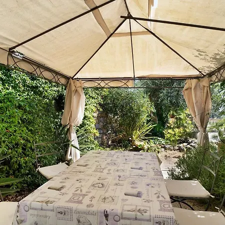 아파트 Isabella Casa Lucia *